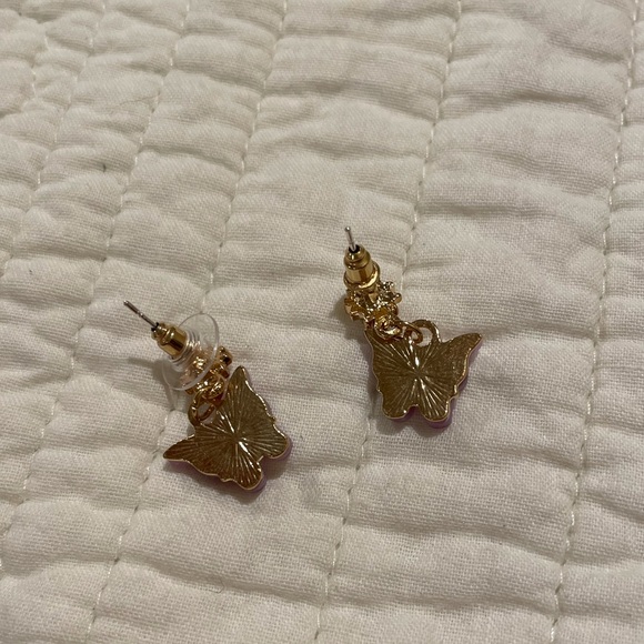 🏷️3/$15 SALE Lavender Butterfly Earrings - Picture 6 of 6
